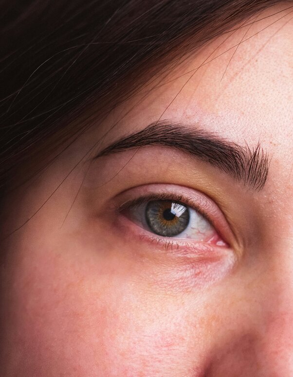 Tobuli antakiai be makiažo: DHI antakių persodinimo proveržis Lietuvoje